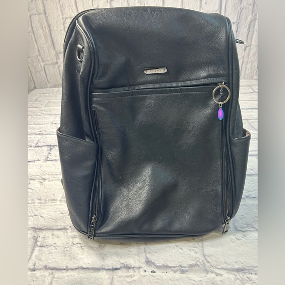 Cluci Vegan Leather Black Backpack - Picture 1 of 10